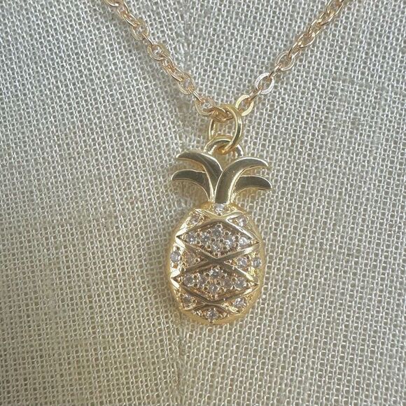 Pineapple gold dainty pendant necklace Jewelry - Pineapple gold tone dainty pendant necklace